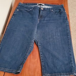 Levi's jean capris